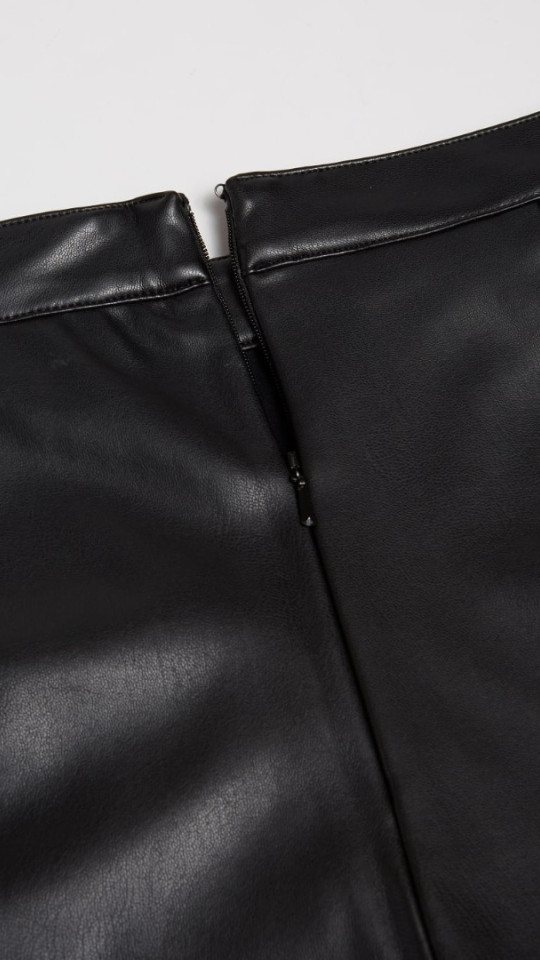 DELIGHT by Vorteleather — Women's Leather Shorts